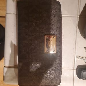 Michael kors wallet